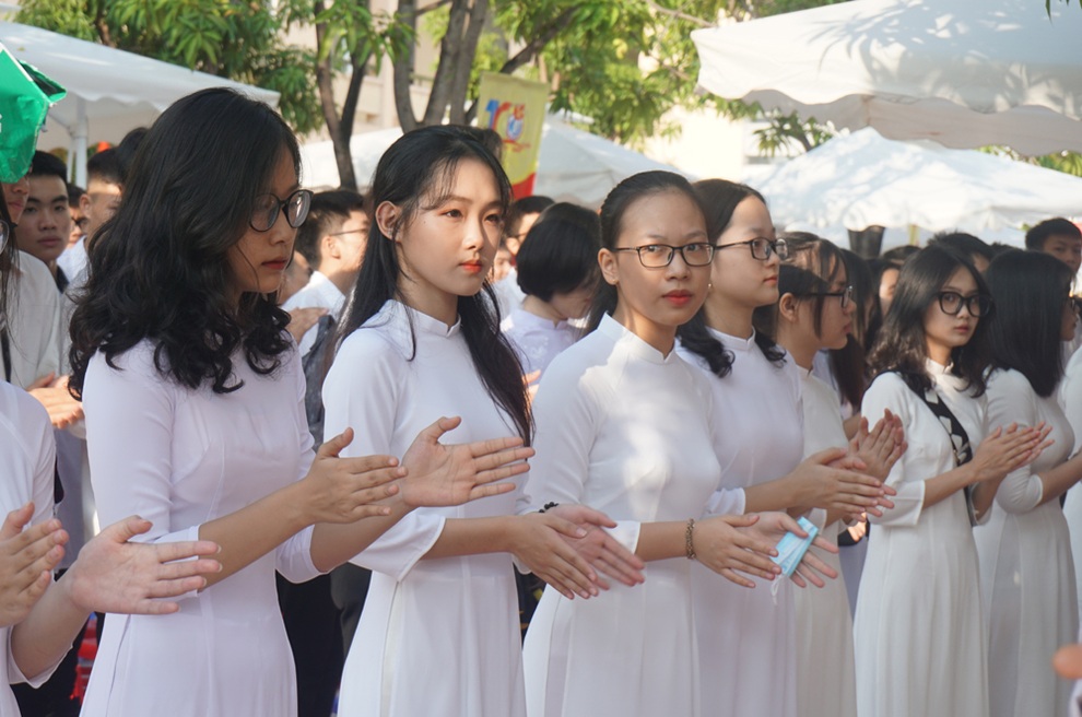 Nghệ An: Đề nghị giảm 50% học phí các cấp học - 1 Nghệ An: Đề nghị giảm 50% học phí các cấp học - 1