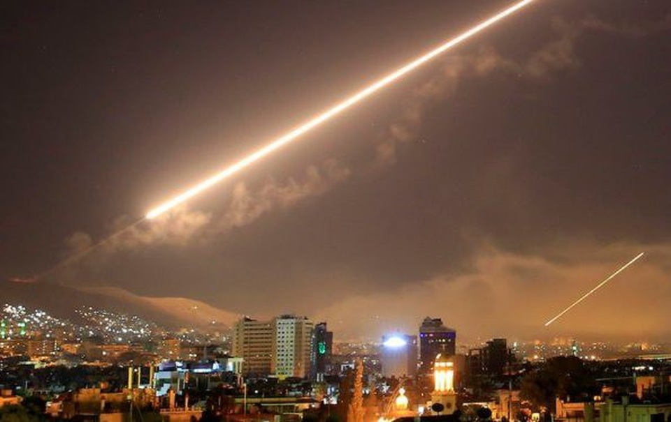 57 người chết trong vụ Israel nghi không kích mục tiêu quân sự ở Syria - 1 57 người chết trong vụ Israel nghi không kích mục tiêu quân sự ở Syria - 1