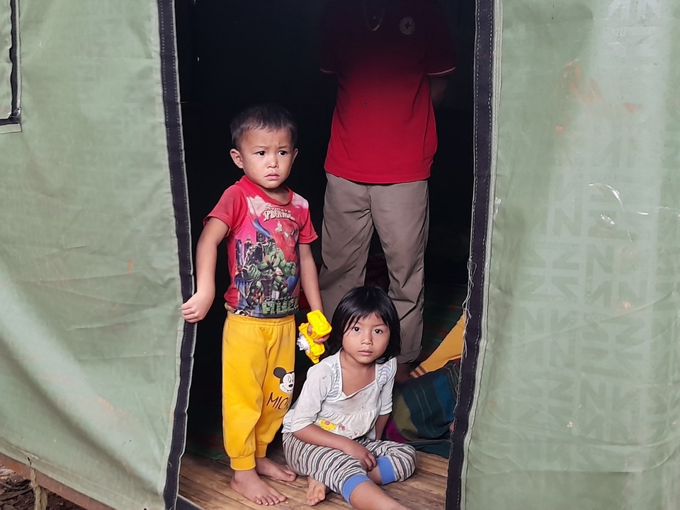 Sơ tán hàng trăm hộ dân đến khu lán trại tập trung - 9 Sơ tán hàng trăm hộ dân đến khu lán trại tập trung - 9