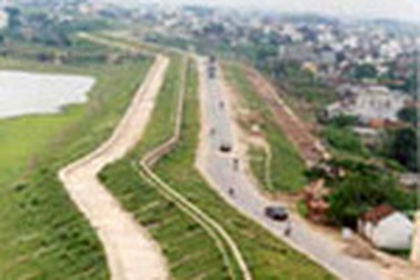 Cấm ô tô đi, đỗ trên mặt đê khi có bão