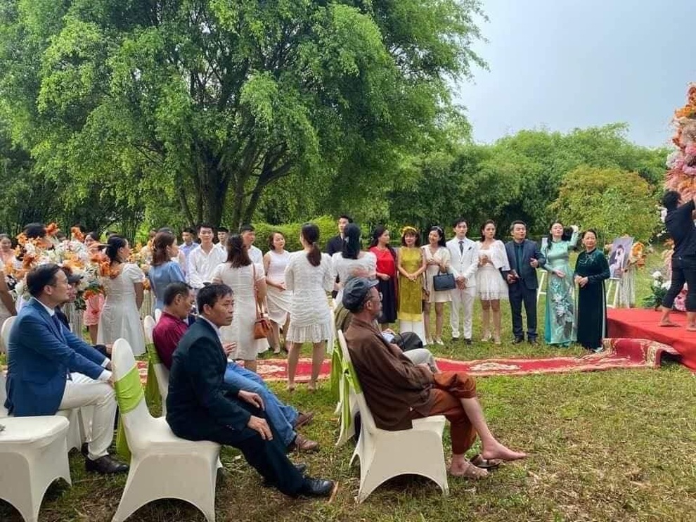 Hương vị tình thân: Khán giả lo sợ ông Sinh bị bắt trong đám cưới Nam? - 2 Hương vị tình thân: Khán giả lo sợ ông Sinh bị bắt trong đám cưới Nam? - 2