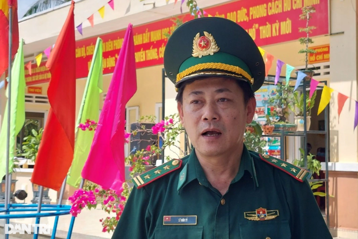 Truyền tình yêu biển, đảo Tổ quốc đến học sinh, sinh viên - 3 Truyền tình yêu biển, đảo Tổ quốc đến học sinh, sinh viên - 3