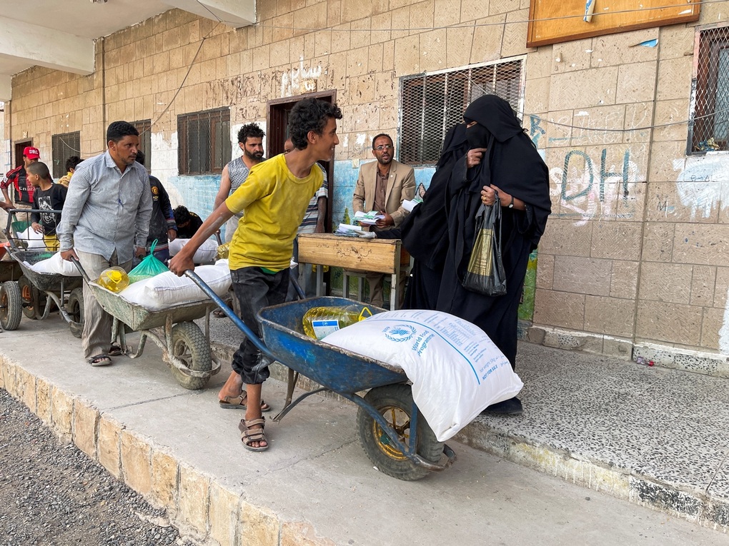 Bữa ăn đơn sơ trong nạn đói của người Yemen - 5 Bữa ăn đơn sơ trong nạn đói của người Yemen - 5