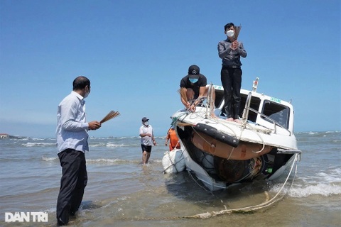 Chuyến du lịch định mệnh và 72 giờ kinh hoàng bên bờ biển Cửa Đại