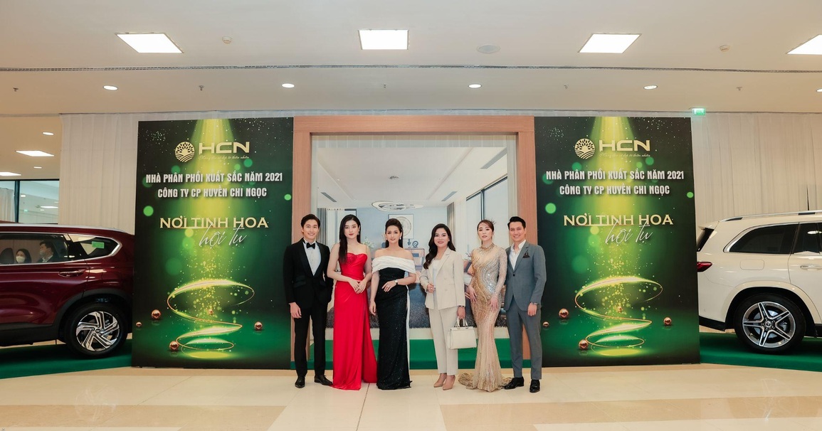 Sự kiện ra mắt Yến sào thượng hạng Hogi với sự góp mặt của dàn sao nổi tiếng - 4 Sự kiện ra mắt Yến sào thượng hạng Hogi với sự góp mặt của dàn sao nổi tiếng - 4
