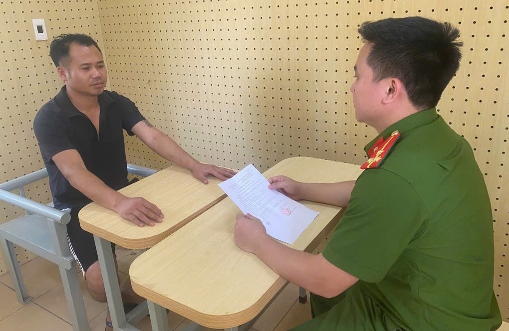 Bắt 2 đối tượng dùng đơn khiếu nại để tống tiền CSGT - 1 Bắt 2 đối tượng dùng đơn khiếu nại để tống tiền CSGT - 1