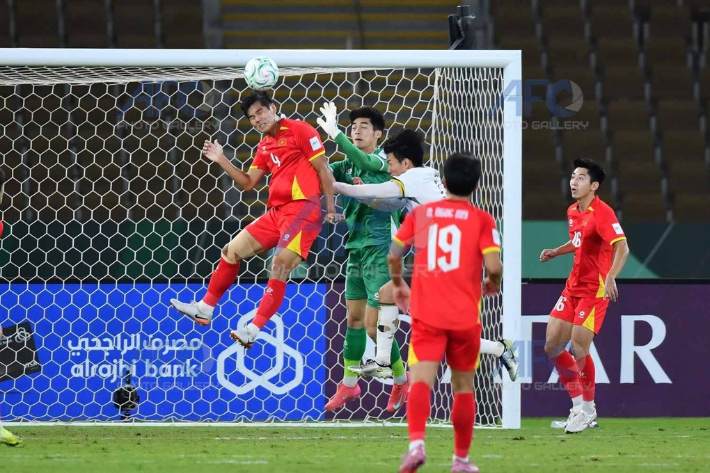 HLV Kim Sang Sik xin lỗi người hâm mộ, quyết tâm ở trận gặp U23 Hàn Quốc - 2