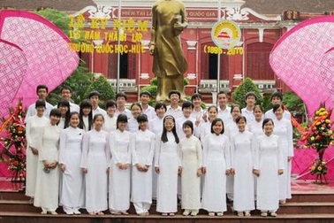 7 thủ khoa, á khoa học cùng 1 lớp