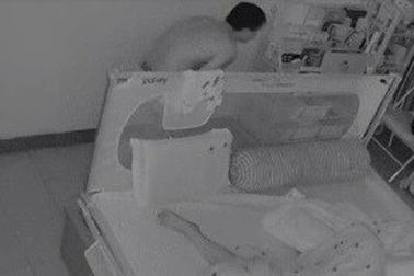 Tên trộm ở Hà Nội "khỏa thân" trước khi gây án