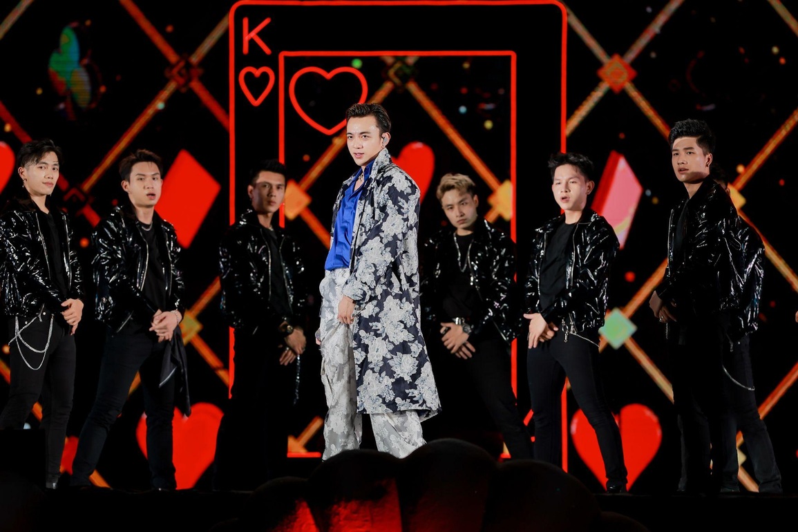 Pháo hoa rực rỡ khai trương tổ hợp biển tạo sóng ở Vinhomes Ocean Park 2 - 9 Pháo hoa rực rỡ khai trương tổ hợp biển tạo sóng ở Vinhomes Ocean Park 2 - 9