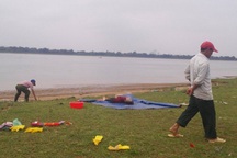 Nghi vấn hai mẹ con nhảy cầu Bến Thủy tự vẫn