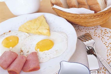 Nhìn kinh tế phục hồi qua... “lăng kính bữa ăn”