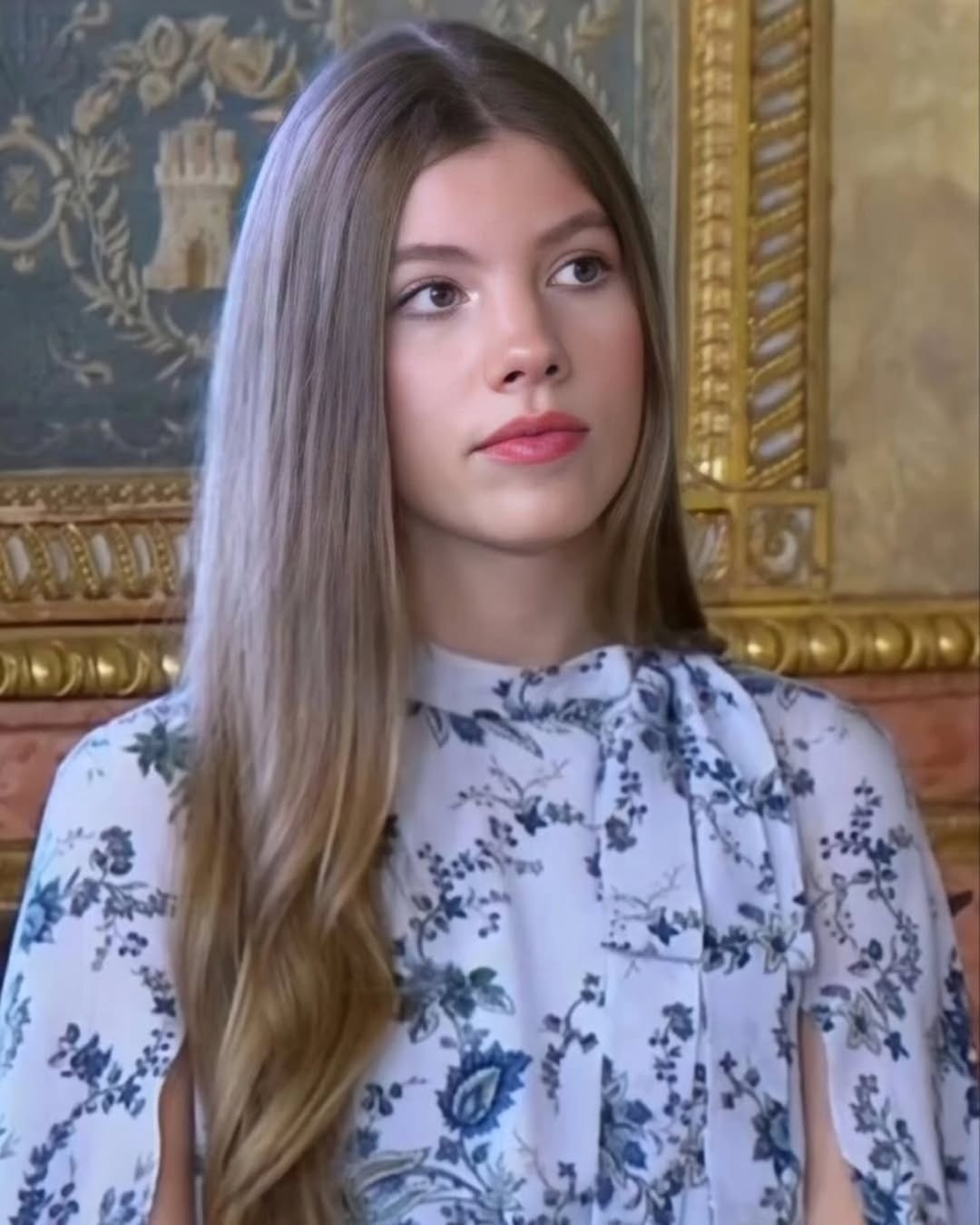 18-летняя испанская принцесса привлекательна как звезда и обладает изысканным чувством моды - 2 Công chúa Tây Ban Nha 18 tuổi cuốn hút như ngôi sao, gu thời trang đẳng cấp - 2
