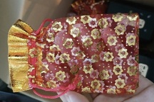 Khởi tố 3 đối tượng dùng phẩm màu, hương liệu chế thành "bùa yêu"