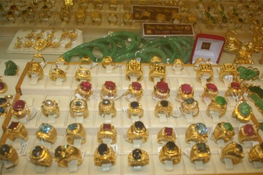 Các chuyên gia... không dám dự đoán giá vàng!