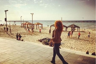 Bỏ việc, người phụ nữ đi khắp thế giới tìm người yêu