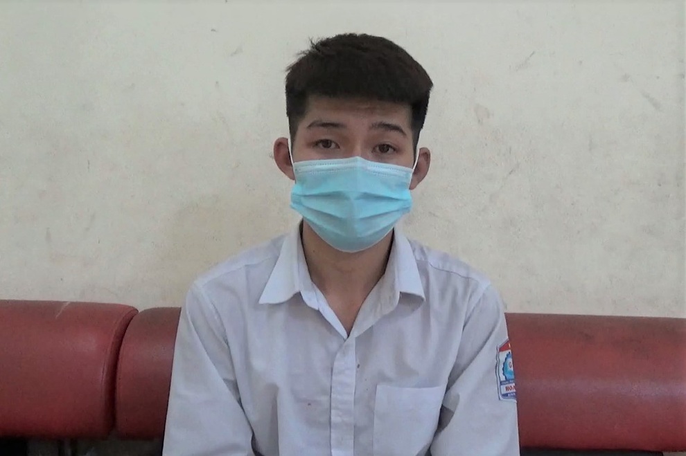 Xôn xao việc CSGT nói quái xế quỳ xuống bên người bị tai nạn trên đường - 2 Xôn xao việc CSGT nói quái xế quỳ xuống bên người bị tai nạn trên đường - 2