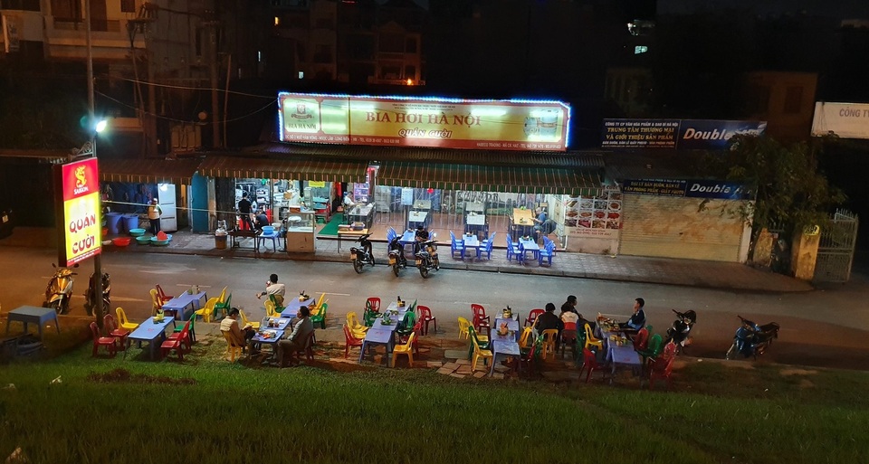 Phố bia Tạ Hiện lên báo quốc tế cũng vắng vẻ lạ thường - 9 Phố bia Tạ Hiện lên báo quốc tế cũng vắng vẻ lạ thường - 9