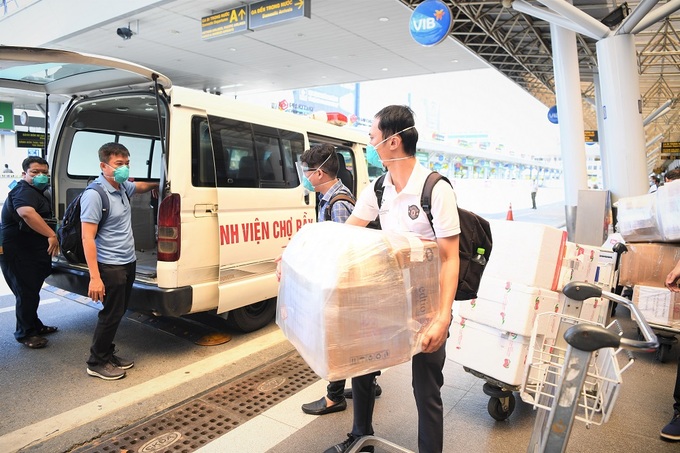 Vietnam Airlines chuyên chở Đội phản ứng nhanh của bệnh viện Chợ Rẫy trở về TP. Hồ Chí Minh - Ảnh 3.