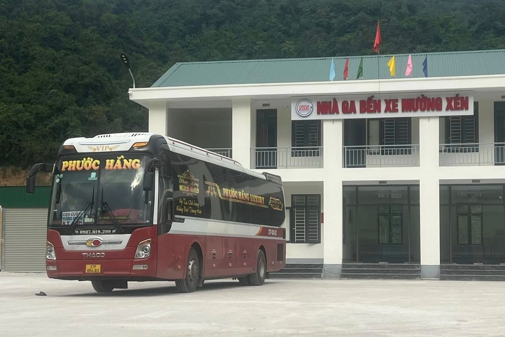Câu chuyện về hành trình 1.500km đưa cháu bé chưa kịp chào đời về quê - 3 Câu chuyện về hành trình 1.500km đưa cháu bé chưa kịp chào đời về quê - 3