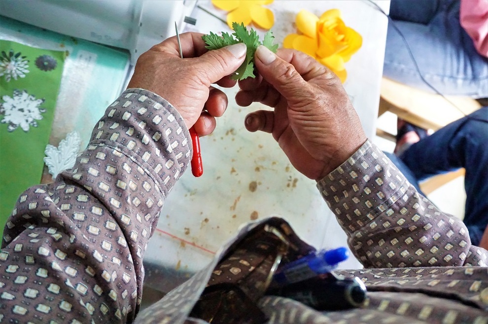 Người thầy tay ngang của những học viên nói chuyện bằng ngón tay - 5 Người thầy tay ngang của những học viên nói chuyện bằng ngón tay - 5