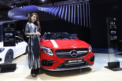 Mercedes-Benz Việt Nam nổi bật tại VIMS 2017 với dàn xe thể thao