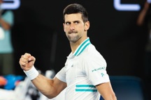 Australian Open: Djokovic loại "hiện tượng" Karatsev, tiến vào chung kết