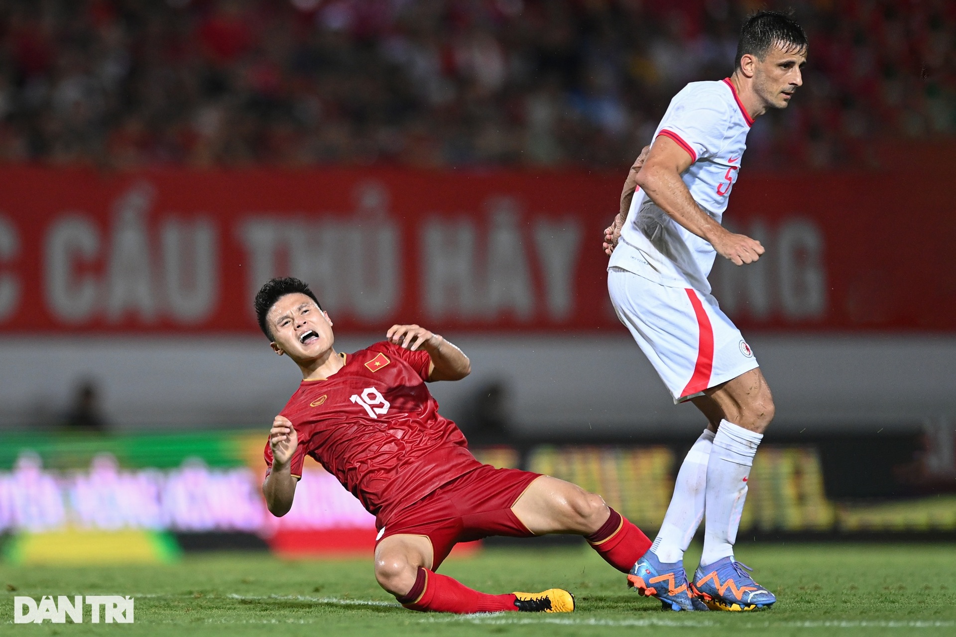 Màn trình diễn của Quang Hải trong ngày HLV Troussier ra mắt - 12