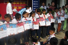 “Một triệu cuốn vở…” tiếp tục đến với học sinh nghèo Bạc Liêu, Cần Thơ, Cà Mau