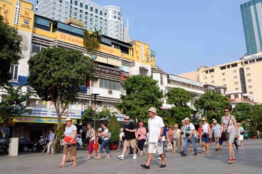 1.000 tỷ lát đá hoa cương vỉa hè: Không dùng tiền ngân sách?