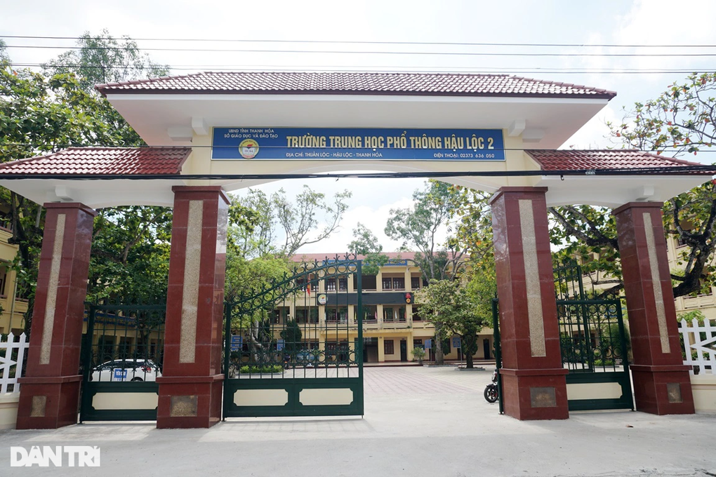 Thủ khoa khối A xứ Thanh đã được kết nạp Đảng - 6 Thủ khoa khối A xứ Thanh đã được kết nạp Đảng - 6
