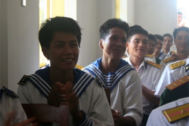 Xúc động “Nghĩa tình biên giới, hải đảo”