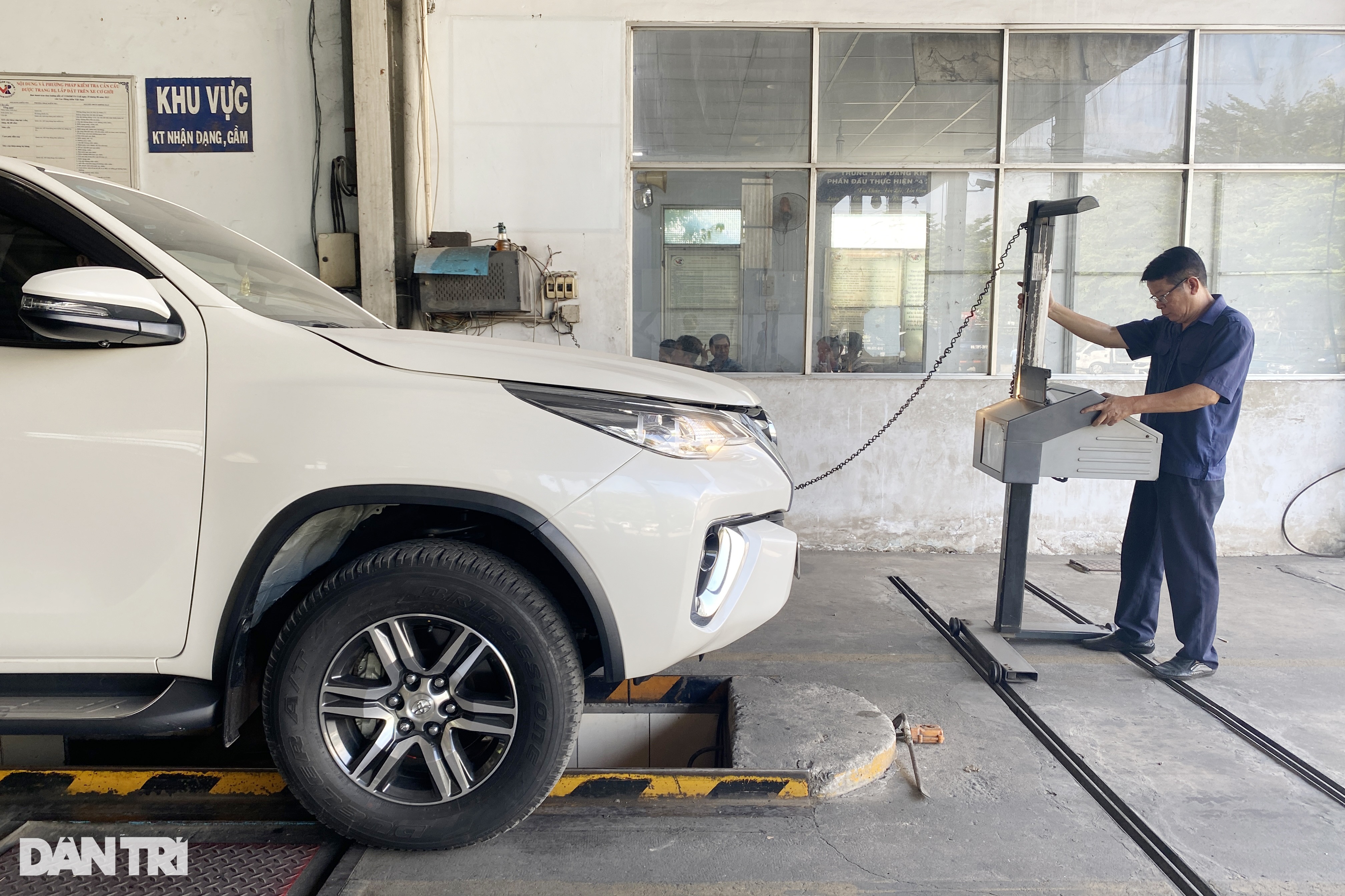 Cuối năm nay, các trung tâm đăng kiểm ở TPHCM có còn quá tải? - 3 Cuối năm nay, các trung tâm đăng kiểm ở TPHCM có còn quá tải? - 3