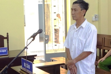 Chồng sàm sỡ dâm ô học sinh của vợ