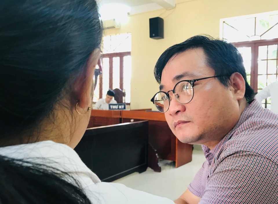 “Thầy cho HS diễn cảnh nóng” yêu cầu trường bồi thường gần 136 triệu đồng - 1 “Thầy cho HS diễn cảnh nóng” yêu cầu trường bồi thường gần 136 triệu đồng - 1