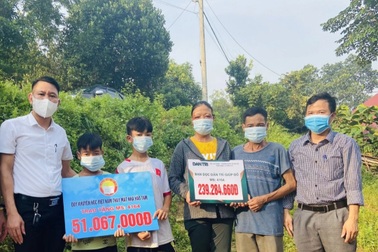 "2 đứa trẻ nửa năm chưa biết miếng thịt" được bạn đọc giúp đỡ