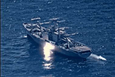 Video tên lửa “sát thủ diệt hạm” xuyên thủng tàu đổ bộ khi tập trận RIMPAC