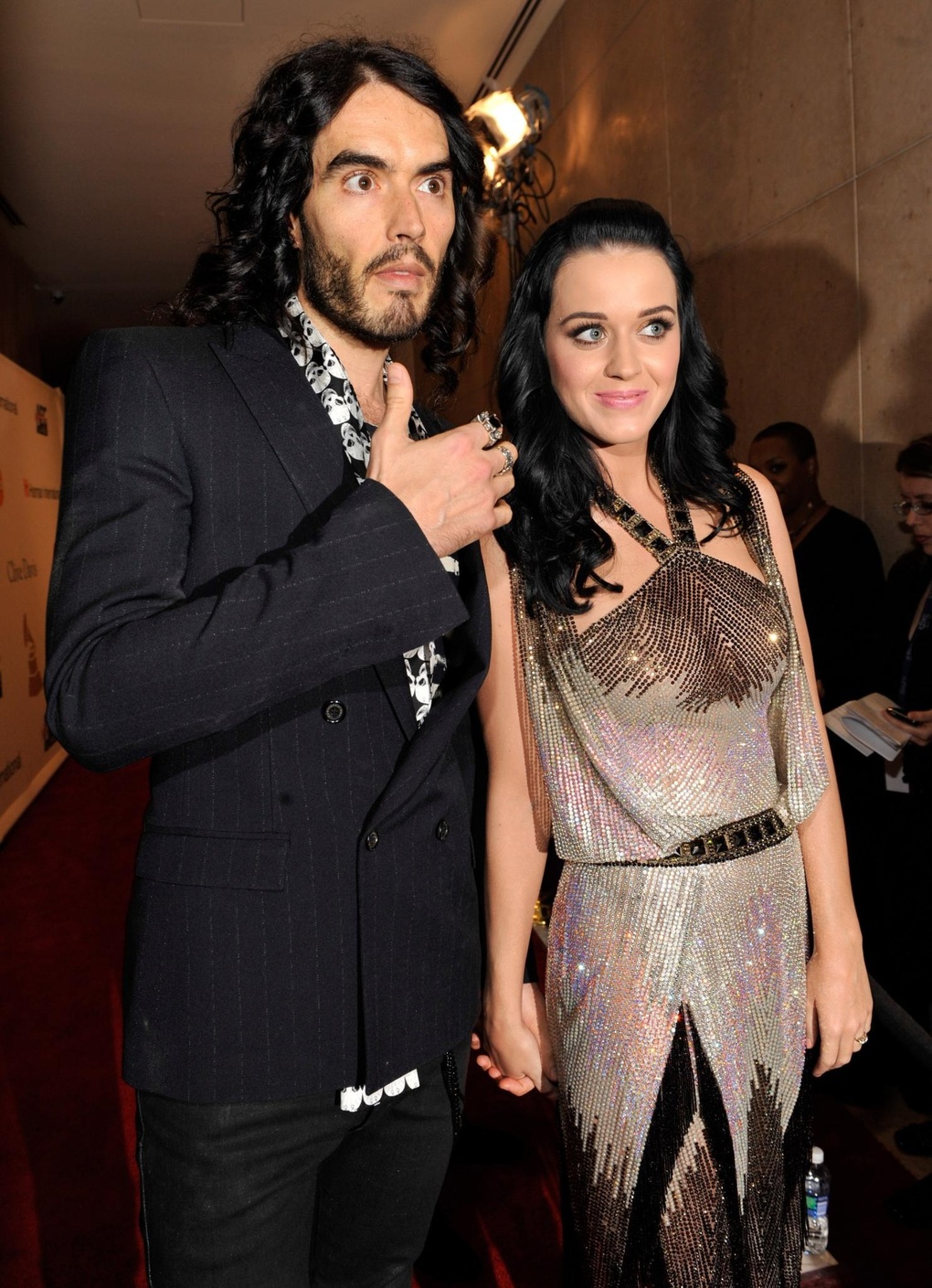 Nam diễn viên Russell Brand bị cáo buộc cưỡng hiếp, quấy rối, bạo hành - 4 Nam diễn viên Russell Brand bị cáo buộc cưỡng hiếp, quấy rối, bạo hành - 4