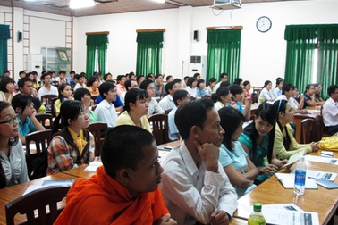 250 suất Học bổng Phát triển Australia năm 2012