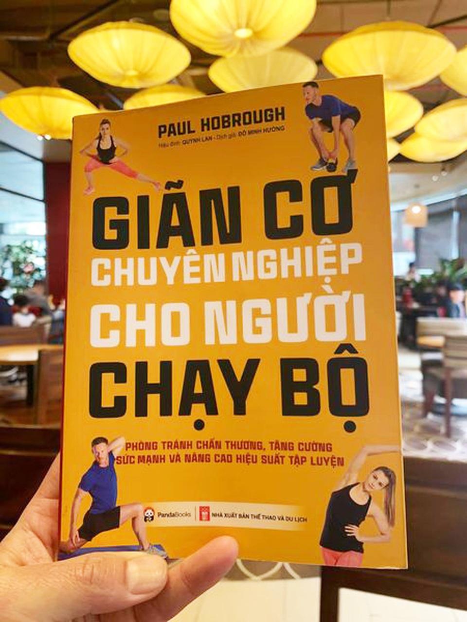 Sách về giãn cơ chuyên nghiệp cho người chạy bộ, không lo chấn thương - 2 Sách về giãn cơ chuyên nghiệp cho người chạy bộ, không lo chấn thương - 2