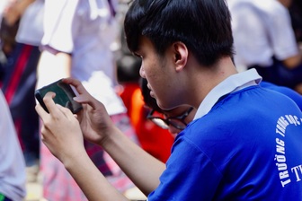 Cấm trẻ dưới 16 tuổi dùng mạng xã hội: Việt Nam nên làm giống Australia?