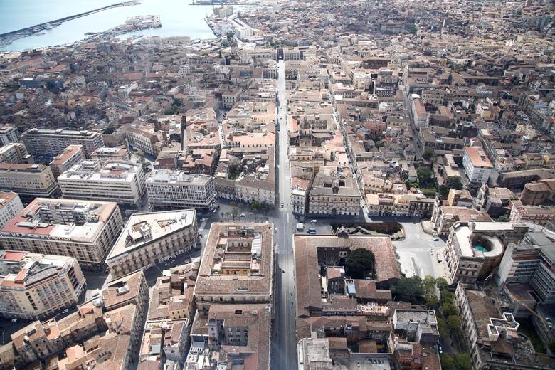 Hơn 12.000 người chết vì Covid-19, Italia “chạy đua với tử thần” - 5 Hơn 12.000 người chết vì Covid-19, Italia “chạy đua với tử thần” - 5
