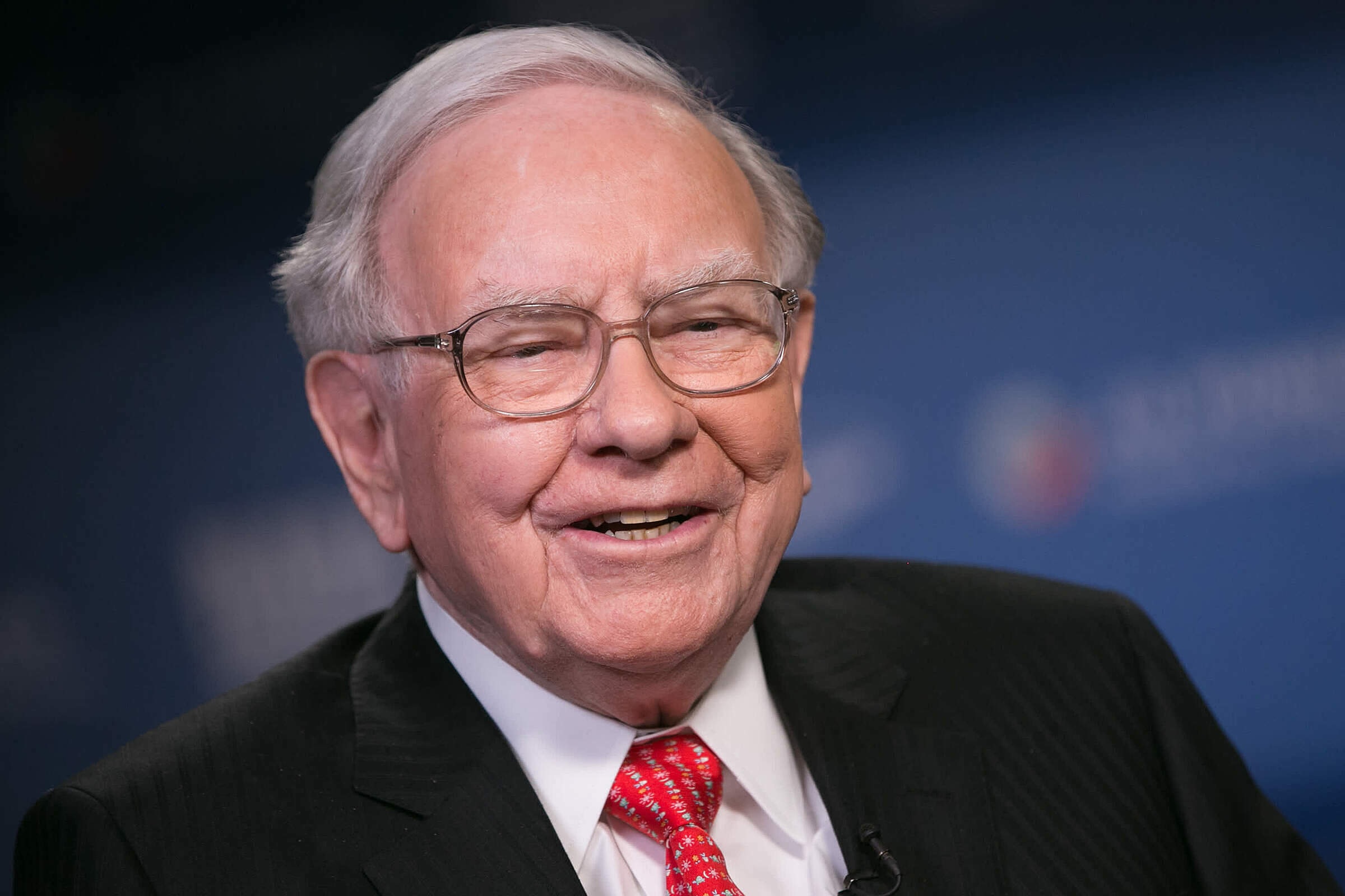 Cạm bẫy đầu tư gen Z dễ mắc và lời khuyên của tỷ phú Warren Buffett - 1