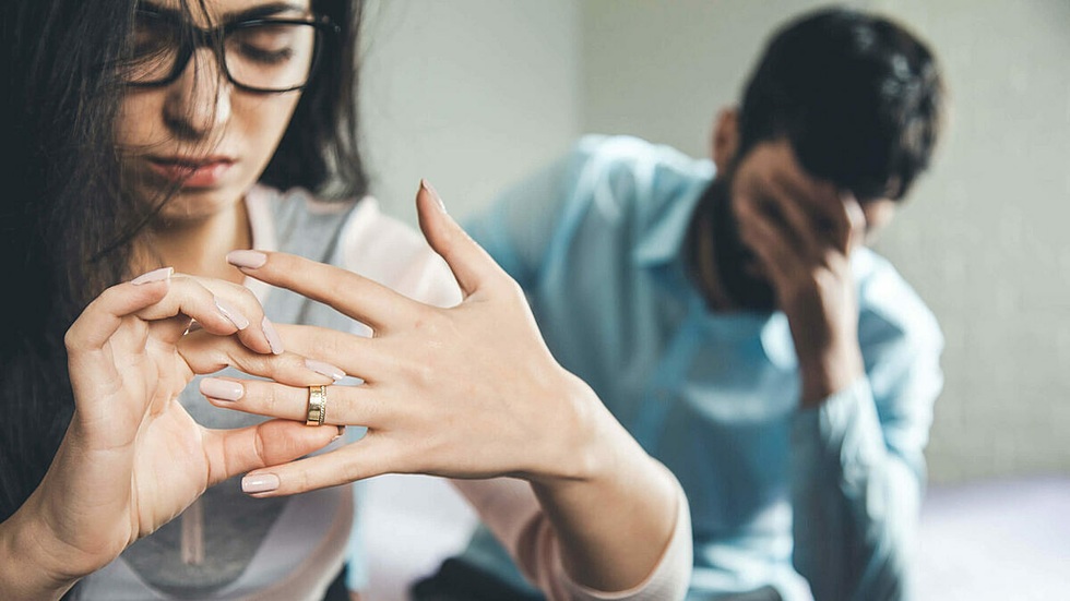 TPHCM, Hà Nội ly hôn cao nhất nước: Nhiều đôi sáng kết hôn chiều đòi ra tòa - 2 TPHCM, Hà Nội ly hôn cao nhất nước: Nhiều đôi sáng kết hôn chiều đòi ra tòa - 2