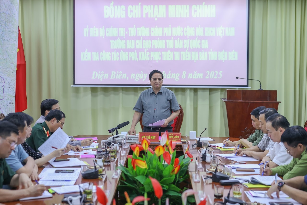Thủ tướng: Xây dựng lại ngay 80 căn nhà bị lũ dữ cuốn trôi ở Điện Biên - 2