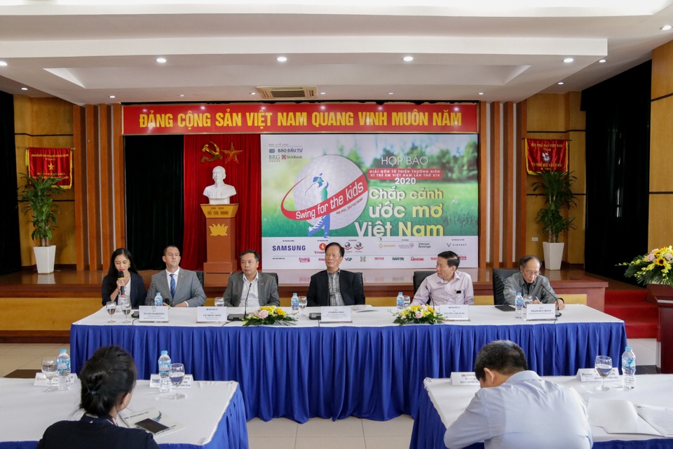 Giải Golf từ thiện Vì trẻ em Việt Nam lần thứ 14 chính thức khởi động - 1 Giải Golf từ thiện Vì trẻ em Việt Nam lần thứ 14 chính thức khởi động - 1