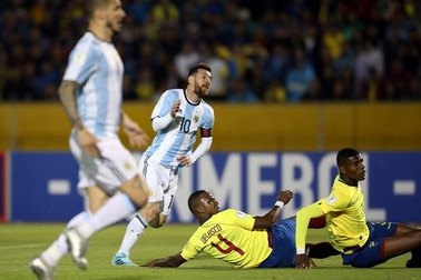 Những khoảnh khắc Messi mang về tấm vé dự World Cup 2018 cho Argentina
