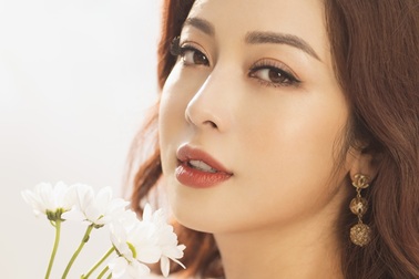 Mẹ chồng quyền lực làm điều đặc biệt cho Jennifer Phạm khi sinh con thứ 4