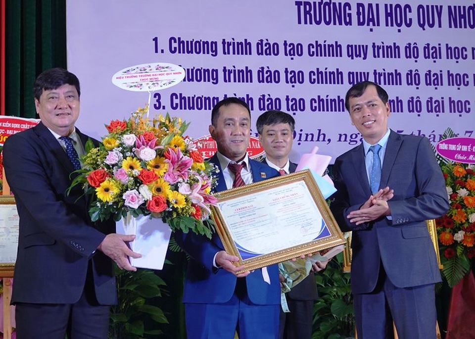 ĐH Quy Nhơn có 3 chương trình đào tạo đạt kiểm định chất lượng giáo dục - 1 ĐH Quy Nhơn có 3 chương trình đào tạo đạt kiểm định chất lượng giáo dục - 1