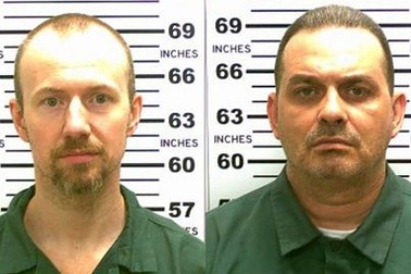 Mỹ: Nữ giám ngục bị nghi tiếp tay cho 2 tội phạm trốn khỏi nhà tù